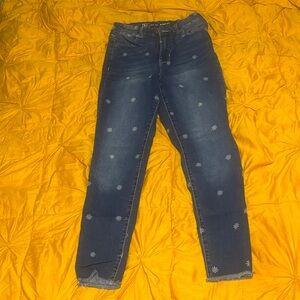 No Boundaries Midnight Blue Cropped Jeans with Daisy Accents